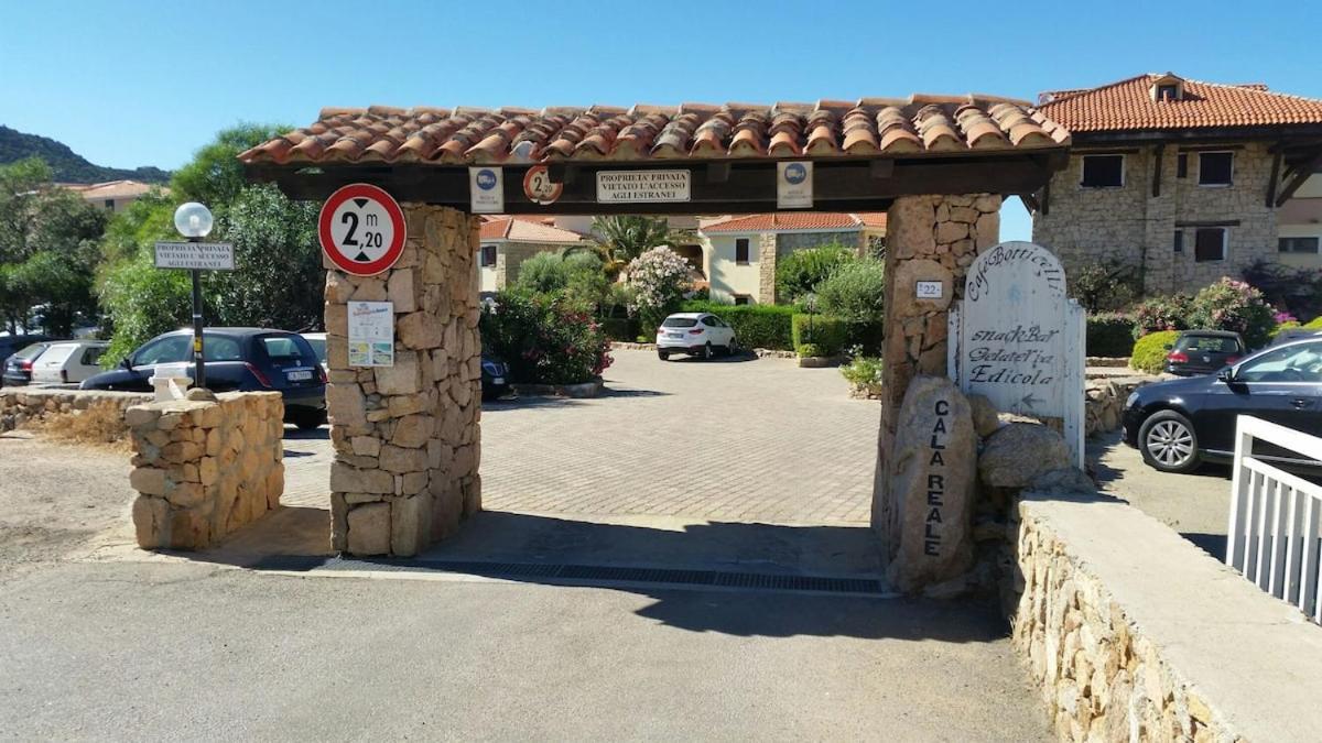 Monolocale Cala Reale Apartamento Marinella  Exterior foto